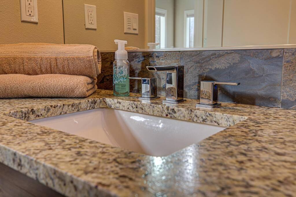 Newly Built Modern Chalet Duplex - 2 Mount Hood Village Εξωτερικό φωτογραφία