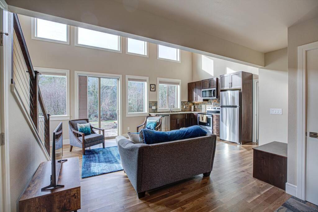 Newly Built Modern Chalet Duplex - 2 Mount Hood Village Εξωτερικό φωτογραφία